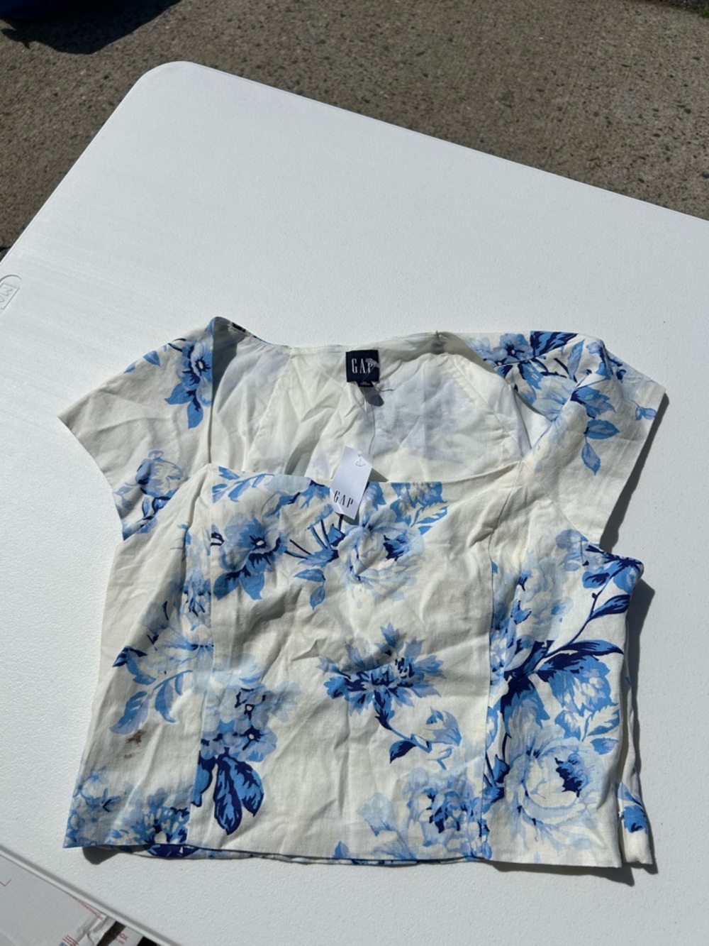 GAP White Short Sleeve Top with Blue Floral Print